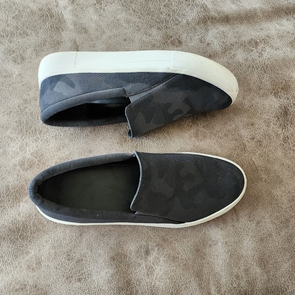 Vince Camuto Korli 2 Camo Slip-On